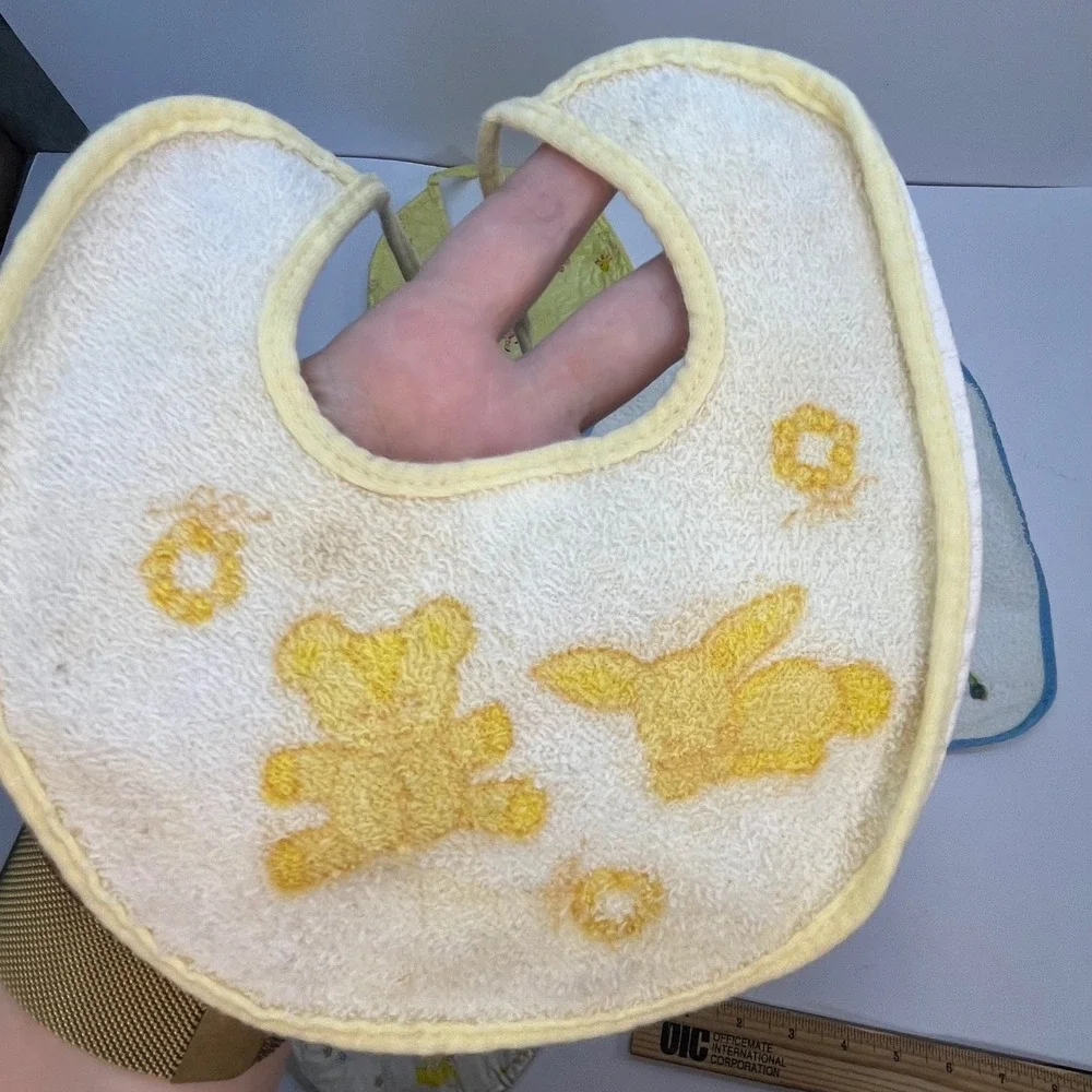 Vintage Carters Baby Bibs Lot 4 Giraffe Bear Bunny Yellow Blue Terry Cloth Vinyl